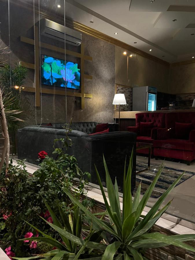 أجنحة ورد للوحدات الفندقية Khamis Mushait Extérieur photo